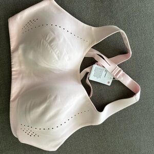 Lululemon sports bra NEW W/ tags Seamless Pink Bra